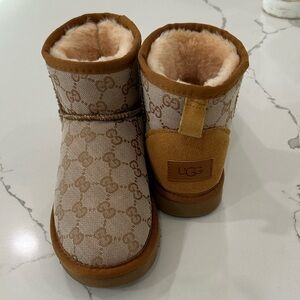 UGG GG boots